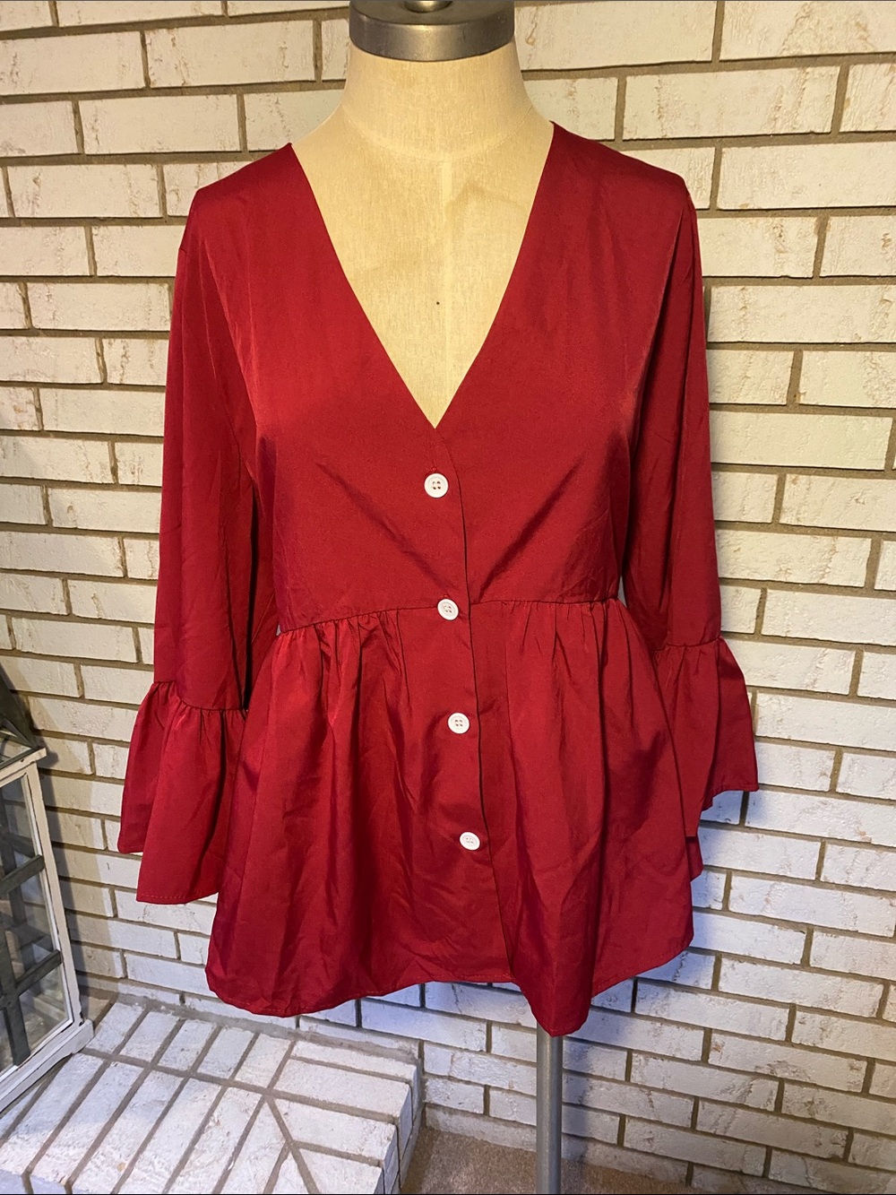 Women’s Red Button-Front V-Neck Peplum Top